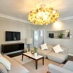 https://luxury-apartment-scandinavian-design-heart-of-copenhagen.copenhagenhotelselect.com